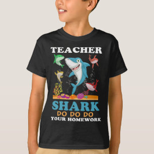 Camiseta Tubarão-professor faz o seu trabalho de casa