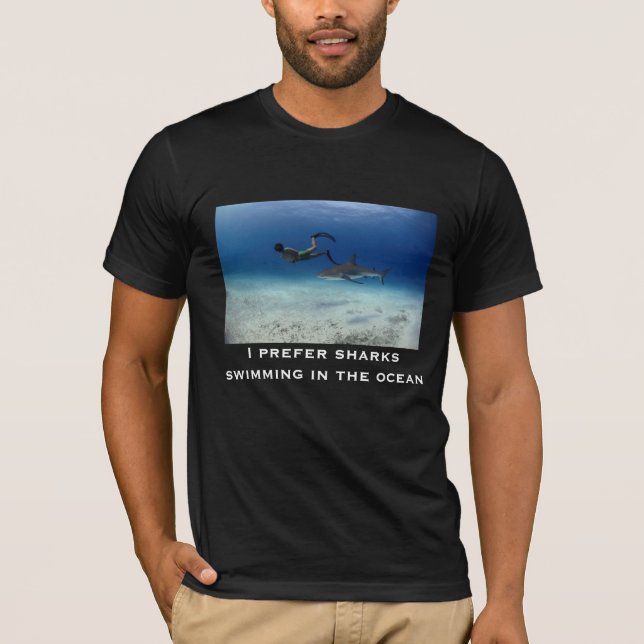 Camiseta Tubarões que nadam (Frente)