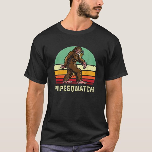 Camiseta Tubo De Fumagem De Pé-Grande (Sasquatch Briar Ciga (Frente)