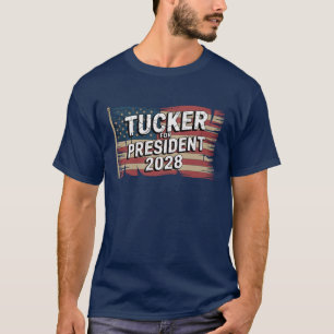 Camiseta Tucker Para Presidente 2028 Bandeira Americana