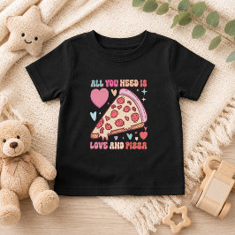 Camiseta Tudo o que Você Precisa É Amor e Pizza | Comida Di