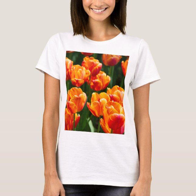 Camiseta Tulipas laranja-claras no parque (Frente)