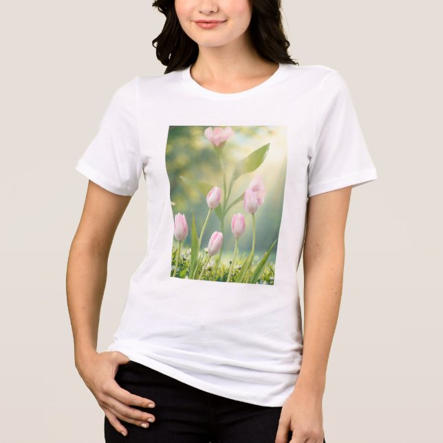 Camiseta Tulipas Rosa Suave em Flor (Frente)