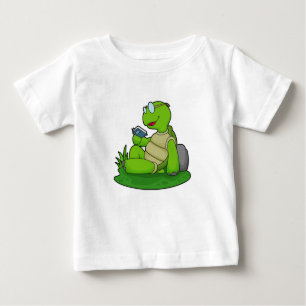 Camiseta Turtle Leading Book