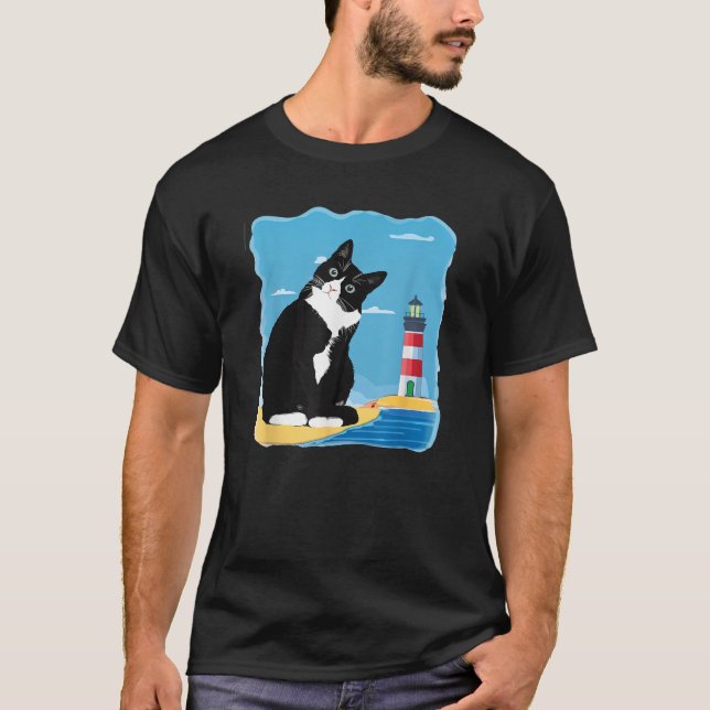 Camiseta Tuxedo Cat Lighthouse Day Ocean Beach Summer (Frente)