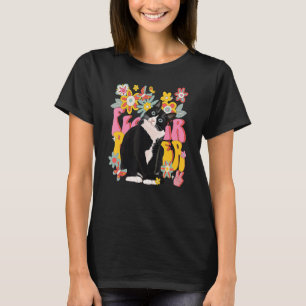Camiseta Tuxedo Cat Retro 60s 70s Vibe Flowers Sinal de Paz