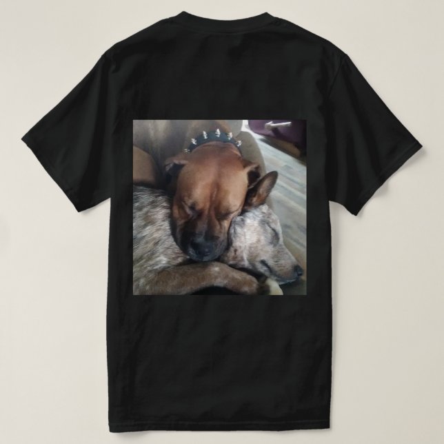 Camiseta Two Dogs Cuddling Peacefully (Verso do Design)