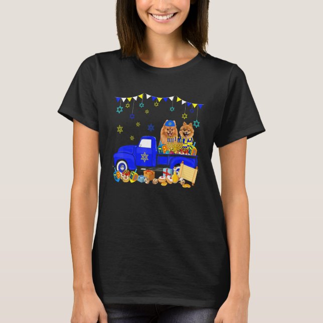 Camiseta Two Hanukkah Pomeranians On Pickup Truck With Meno (Frente)