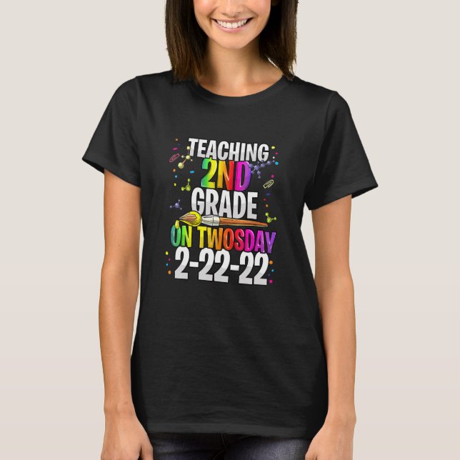 Camiseta Twosday 22222 2nd Grade Teacher Teaching Second St (Frente)
