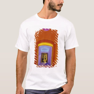 Camiseta UE, Espanha, Barcelona. Entrada iluminada perto de