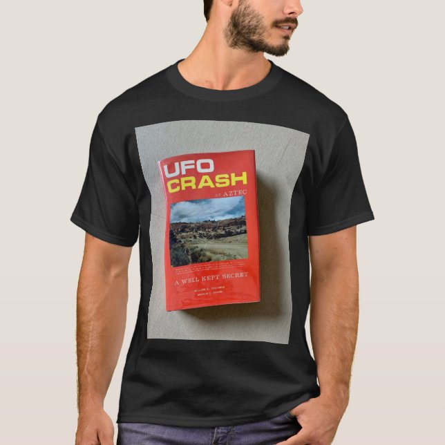Camiseta UFO SHIRT Basic Dark T Shirt (Frente)