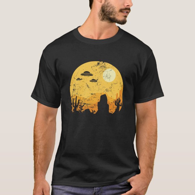 Camiseta Ufos über Wüste und Kaktus (Frente)