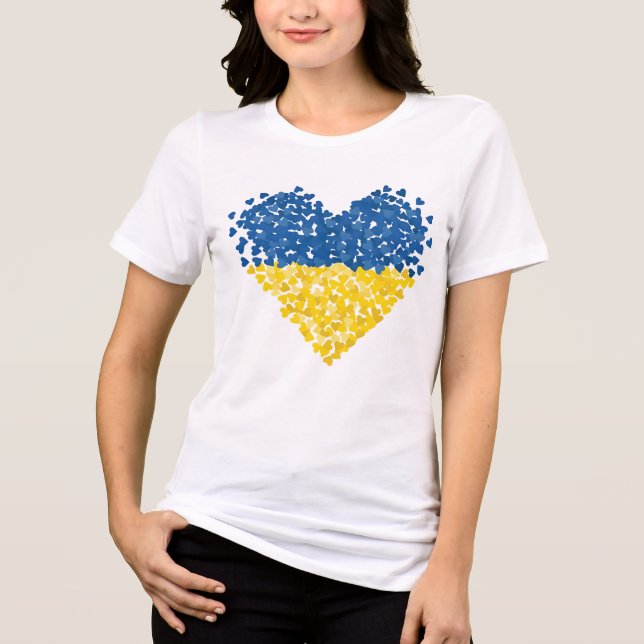 Camiseta Ukraine is in my heart. Ukrainian flag. Support. (Frente)