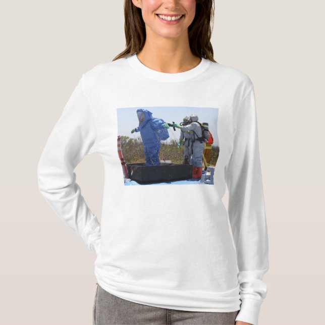 Camiseta Um aeromerador está em uma banheira (Frente)