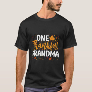 Camiseta Um agradecimento à vovó que bate na família.