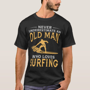 Camiseta Um ancião que ame surfar