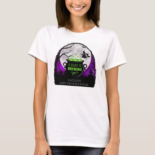 Camiseta Um Bebê Está Fazendo Chá de fraldas De Halloween (Frente)