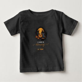 Camiseta Um Bebê Está Fazendo Chá de fraldas De Halloween B