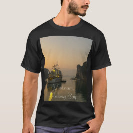 Camiseta Um belo pôr do sol em Hao Bay Vietnam Case Mate