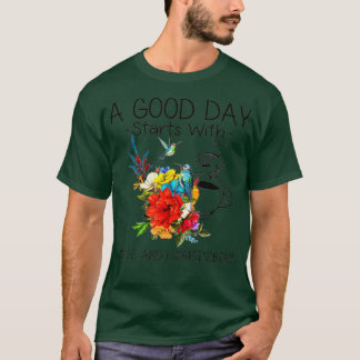 Camiseta Um Bom Dia Começa Com Café E Hummingbird