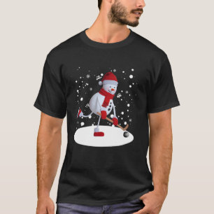 Camiseta Um boneco de neve jogando hóquei com um bastão de