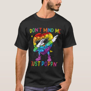 Camiseta Um Brinquedo Colorido Não Me Importa Apenas Pop