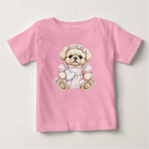 Camiseta Um cachorrinho de Pekingese com um vestido cor-de-