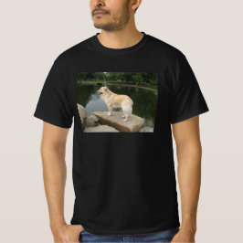 Camiseta Um Cão Em Um Lago