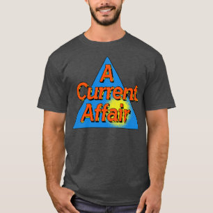 Camiseta Um Caso Atual Despromove Notícias Tabloides 80s