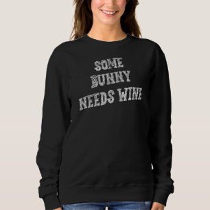 Camiseta Um coelhinho precisa de diversão no humor do vinho