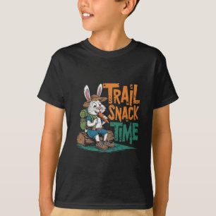 Camiseta Um coelho de desenho animado em equipamento de cam