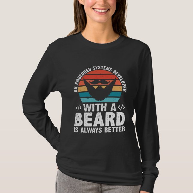 Camiseta Um Desenvolvedor de Sistemas Embarcados Com Barba  (Frente)