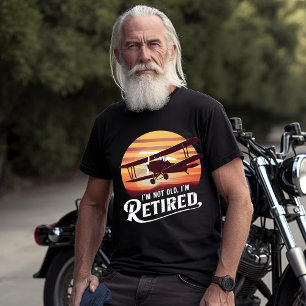 Camiseta Um design brilhante com o texto que não sou velho.