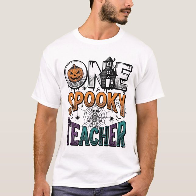 Camiseta Um Design de Vetor de Halloween de um Professor As (Frente)