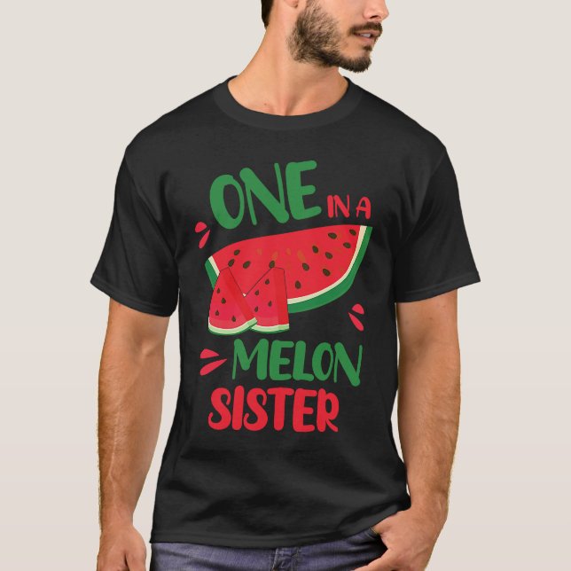 Camiseta Um Dia De Irmã Melon Feliz Para Mim Seu Irmão (Frente)