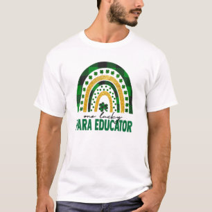 Camiseta Um Dia de São Patrício Arco-Íris Para Educador 