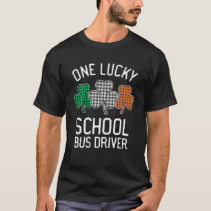 Camiseta Um Dia de São Patrício De Condutor De Ônibus De