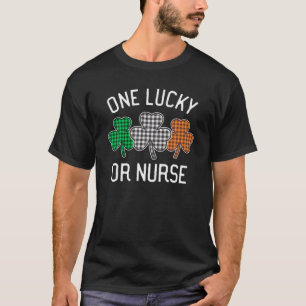 Camiseta Um Dia de São Patrício De Enfermeira Ou Sortudo