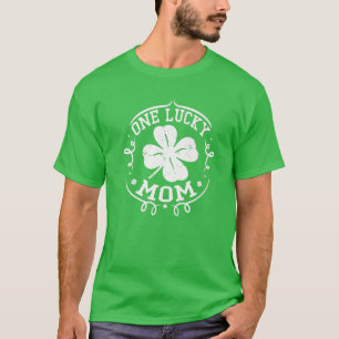 Camiseta Um Dia de São Patrício Sortudo Da Mãe Dando Presen