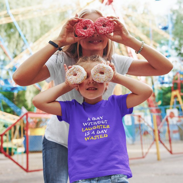 Camiseta Um dia sem risos é um dia perdido (Criador carregado)