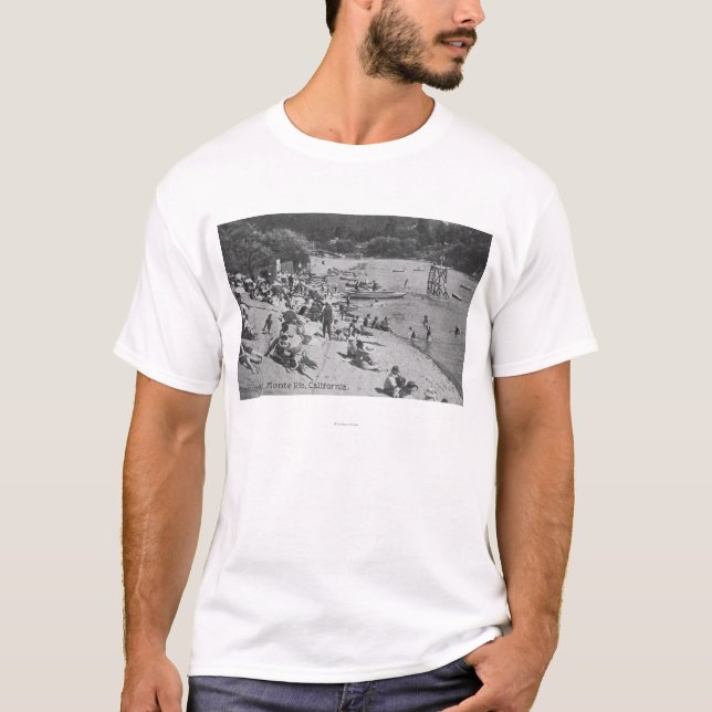 Camiseta Um dia típico no Sandy Beach Monte Rio, CA (Frente)