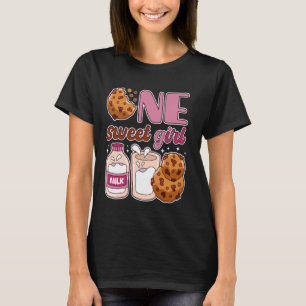 Camiseta Um Doce Bolo de Cookies e Leite de 1º Aniversário
