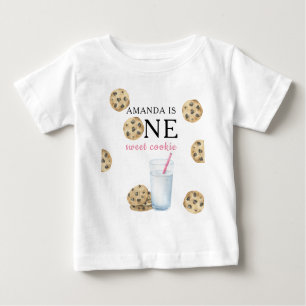 Camiseta Um doce cozinheiro e uma garota de leite no primei