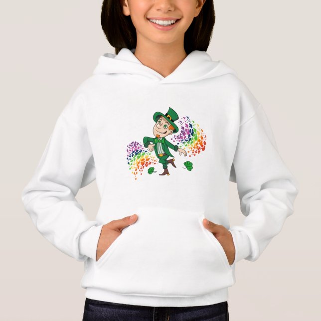 Camiseta Um duende dançante bonito e feliz, um arco-íris (Frente)