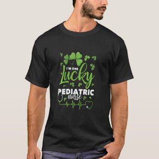 Camiseta Um Enfermeiro Pediátrico Sortudo Trevo Estetoscópi