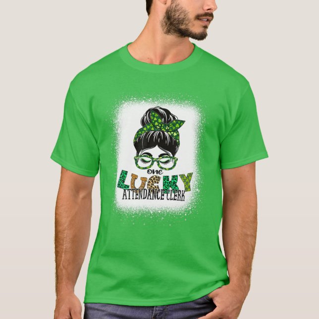 Camiseta Um Escritor De Presença Sortuda Sangrou São Patric (Frente)