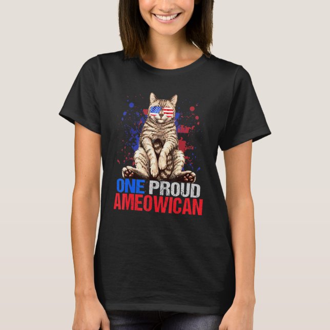 Camiseta Um Gato Americano Orgulhoso Com Bandeira Americana (Frente)