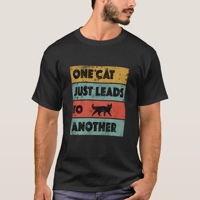 Camiseta Um Gato Leva Um Outro (Frente)
