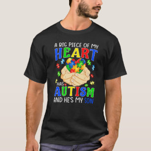 Camiseta Um grande pedaço do meu coração tem autismo e é me