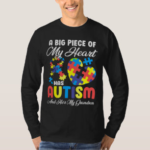 Camiseta Um Grande Pedaço Do Meu Coração Tem Consciência Au